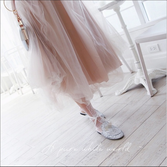 LUXURIOUS LACE SOCKS - Picture 5 of 6